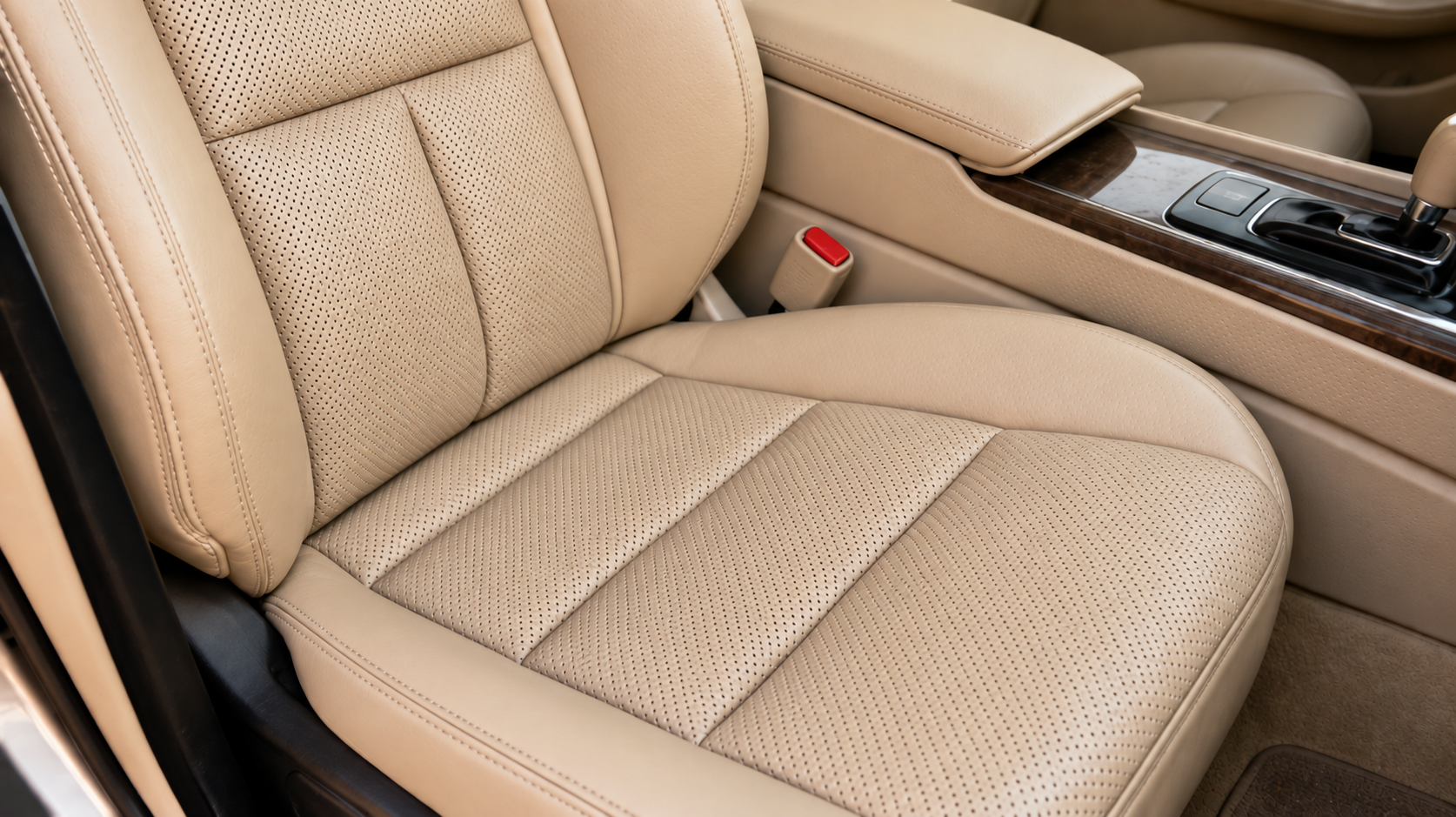 Dirty luxury leather interior before detailing